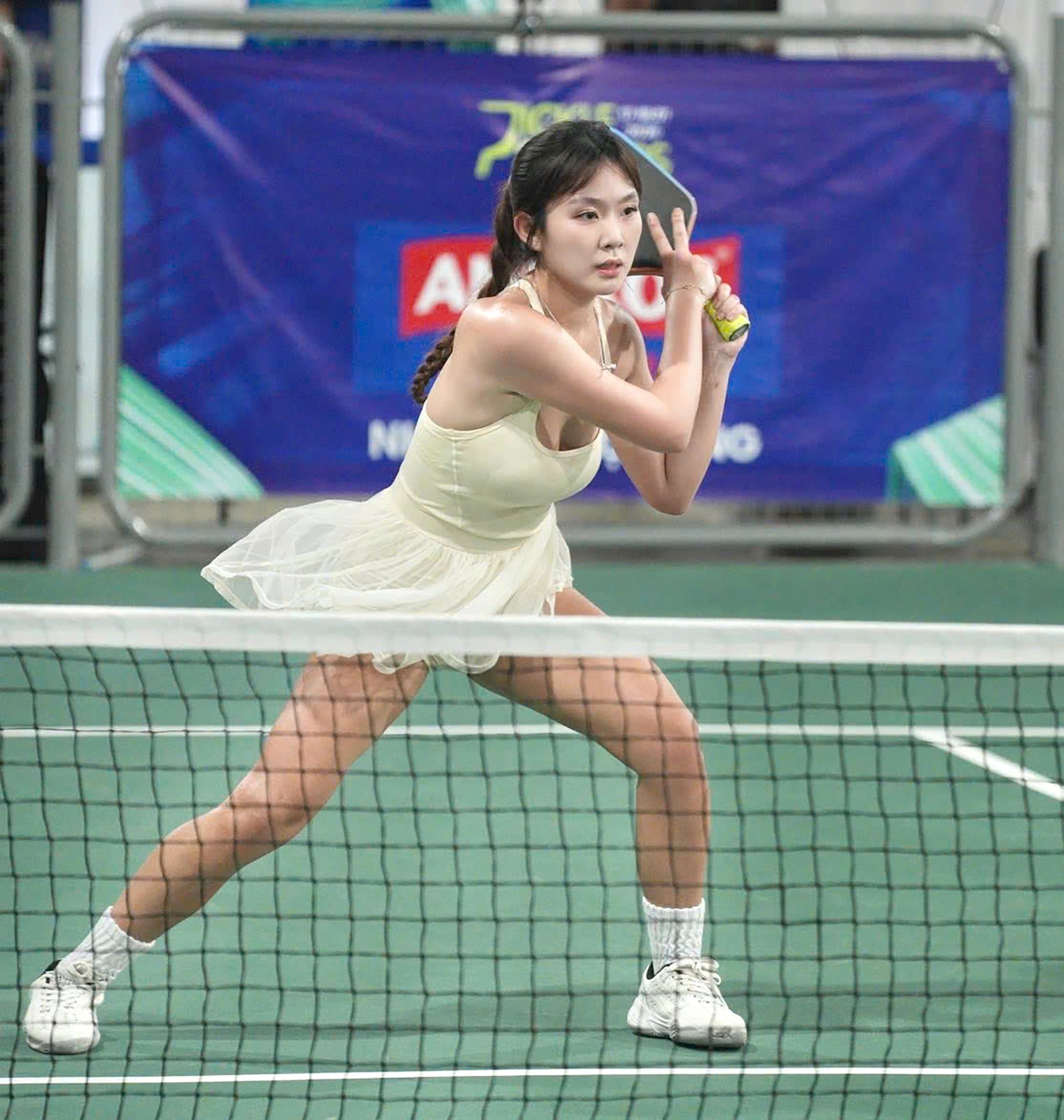 “Đây là giải đấu mà tôi đánh giá rất cao chất lượng chuyên môn và khâu tổ chức cũng rất chỉn chu nhờ được tay vợt hàng đầu Việt Nam là Lý Hoàng Nam quán xuyến. Dù dừng bước sớm nhưng tôi vẫn thấy rất vui vì chất lượng chuyên môn của các vận động viên đều rất cao nên đã giúp tôi được cọ xát, học hỏi rất nhiều. Điều này giúp tôi có thêm nhiều động lực để tập luyện, cải thiện bản thân và tiếp tục chinh phục các giải đấu tiếp theo”, Kim cho biết.