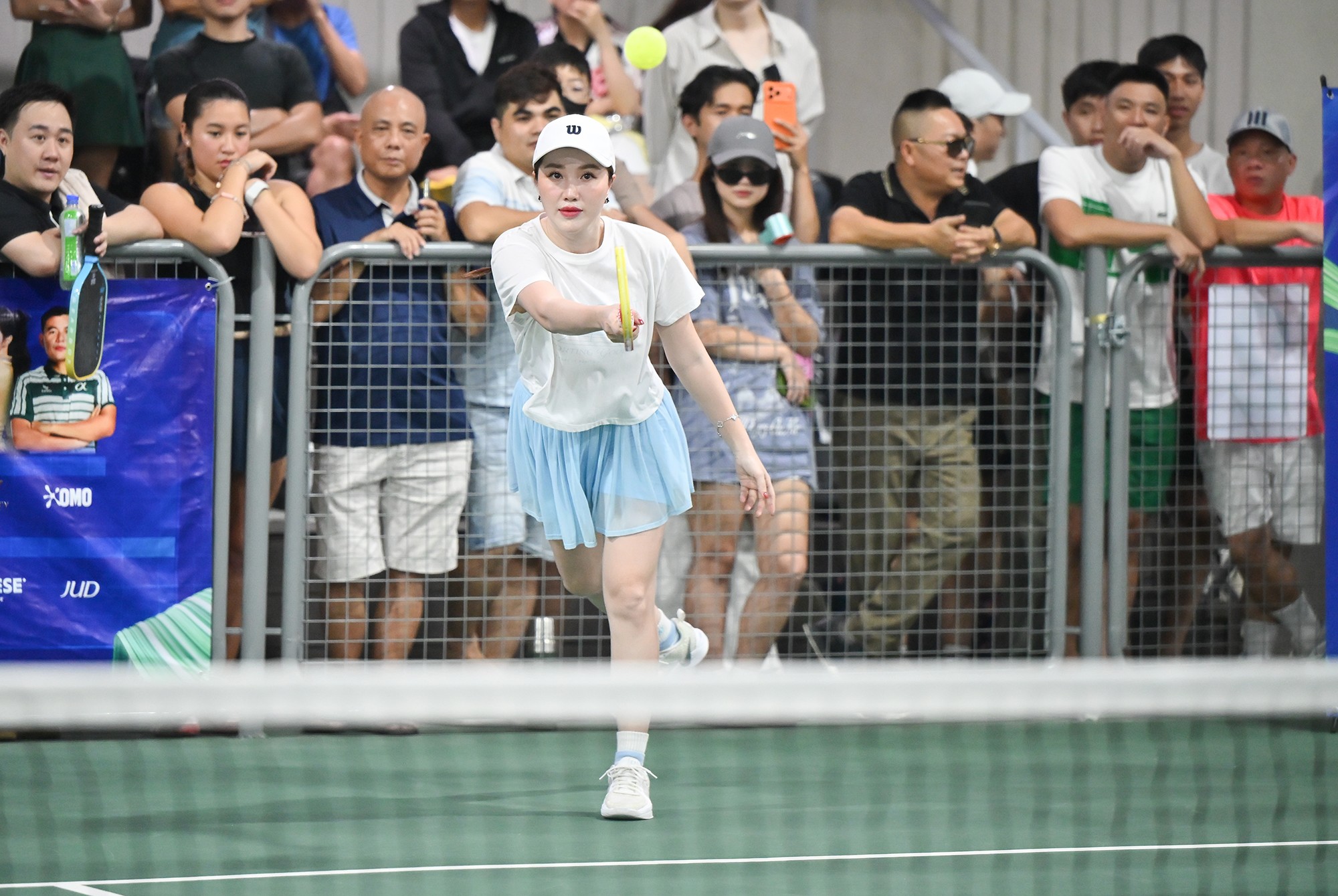 “Tuy đã cố gắng hết sức nhưng tôi có phần tiếc nuối khi chưa thể vào sâu hơn. Tôi cảm giác bản thân có thể làm tốt hơn nhưng việc thi đấu với đối thủ là Lý Hoàng Nam, tay vợt giỏi bậc nhất Việt Nam hiện nay phần nào khiến tôi bị tâm lý”, Bảo Thy chia sẻ.