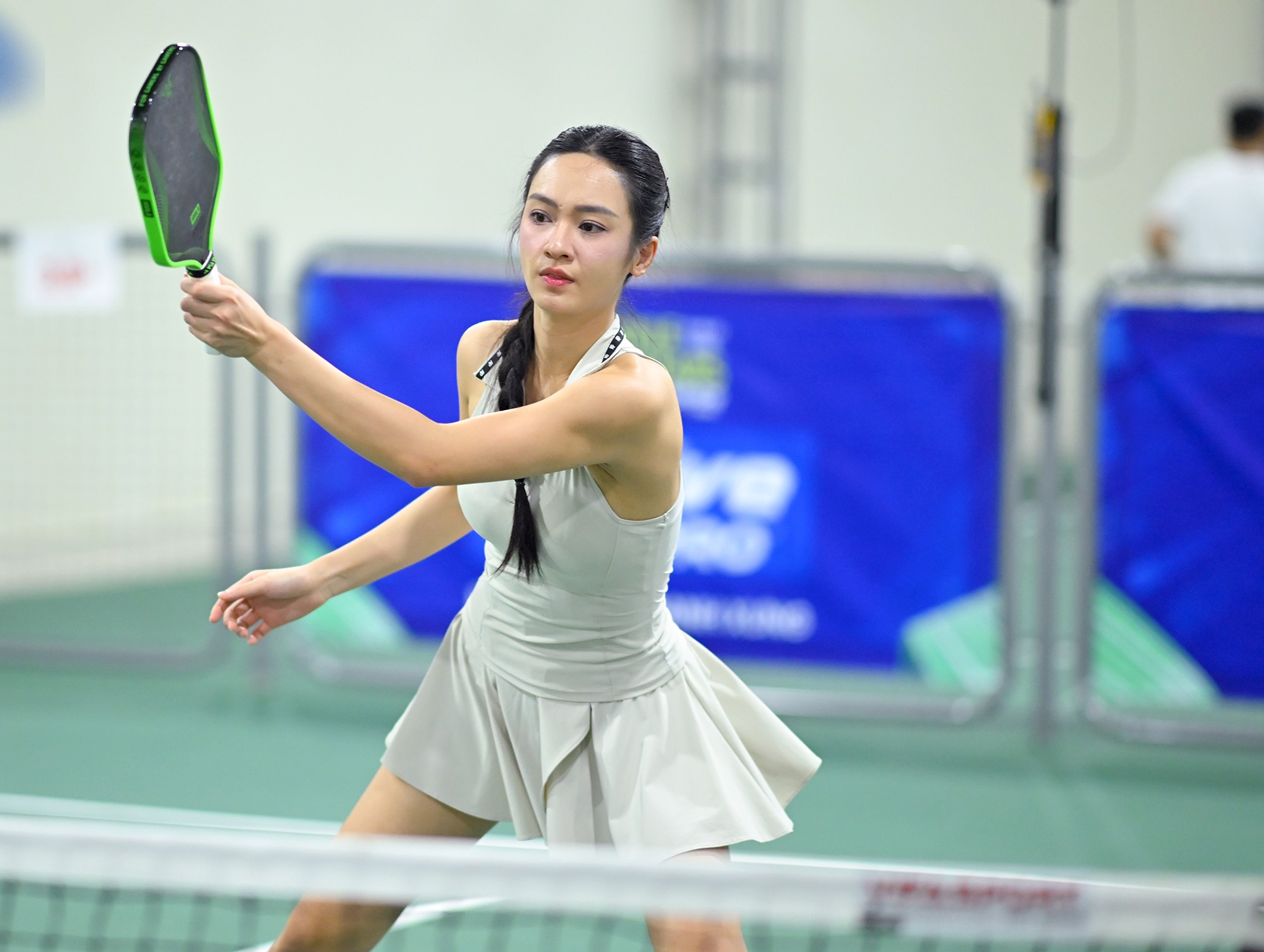 Hot girl “vén váy” cùng dàn hoa hậu nóng bỏng "đại náo" giải pickleball của Lý Hoàng Nam - 7