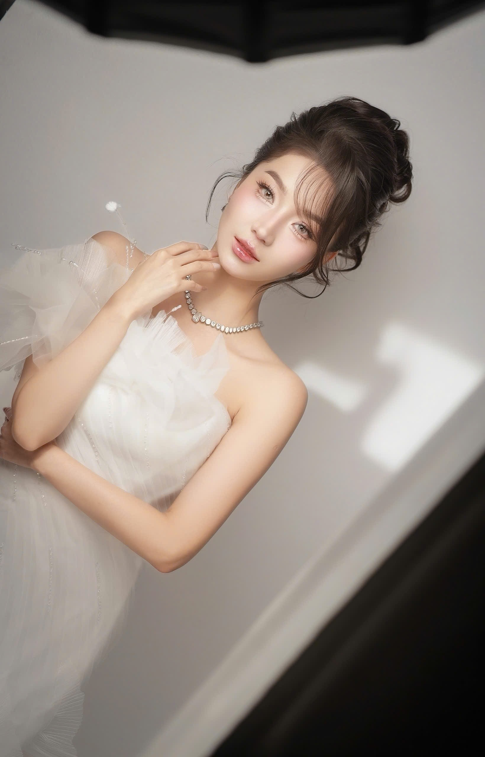 Thy Nabie mang trong mình vẻ trầm lắng rất riêng (Ảnh : NVCC)