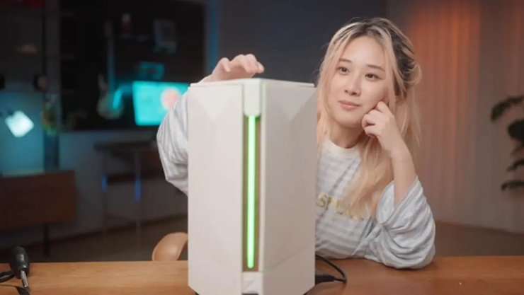 Tiểu Ninh Tử và chiếc máy chơi game kết hợp.