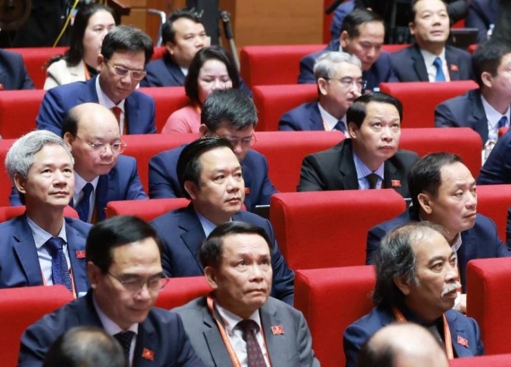 Các đại biểu dự phiên thảo luận.