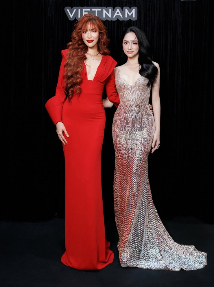 Ảnh sao 21/1: Hương Giang, Lan Khuê đọ vẻ quyến rũ - 1