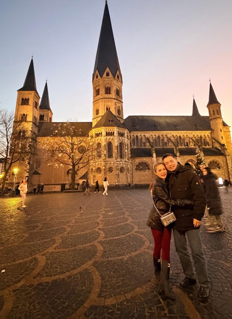 Ảnh sao 21/1: Hương Giang, Lan Khuê đọ vẻ quyến rũ - 7