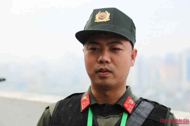 Theo Đại uý Nguyễn Trọng Nam, dù có khó khăn nhưng các CBCS đều xác định đây vừa là nhiệm vụ được giao phó vừa là một niềm vinh dự khi góp phần vào thành công của Đại hội Đảng XIV.