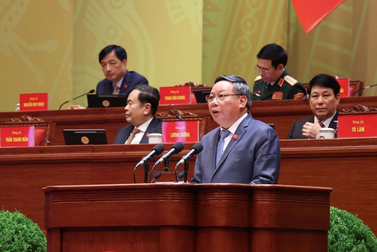 Đồng chí Nguyễn Văn Phong, Phó Bí thư Thường trực Thành ủy Hà Nội trình bày tham luận tại Đại hội XIV của Đảng, sáng 21/1. Ảnh: TTXVN