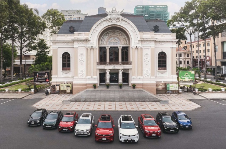 VinFast tung 3 chính sách hấp dẫn: “mua xe 0 đồng” trả góp, ưu đãi trực tiếp vào giá và miễn phí sạc - đổi pin. Ảnh VF