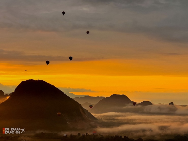 Khung cảnh bình minh ấn tượng với Minh Đức trên đỉnh Nam Xay