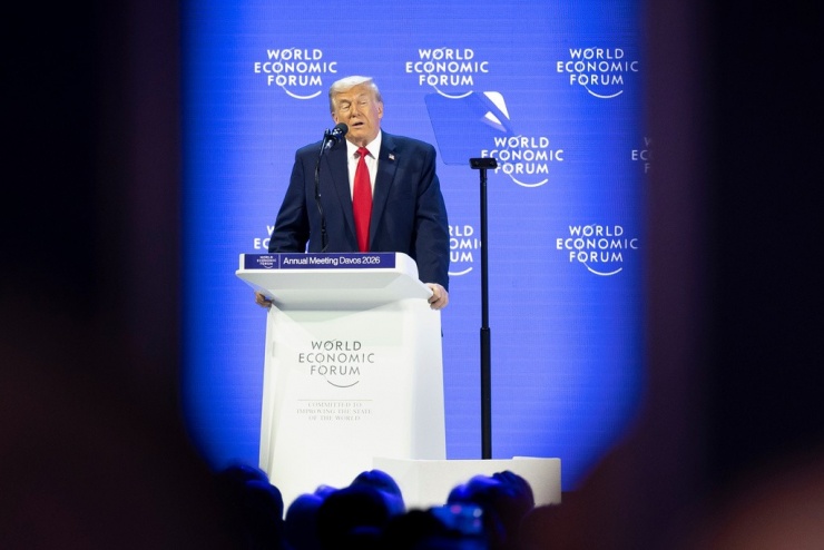 Ông Trump tuyên bố sẽ không sử dụng vũ lực để sáp nhập Greenland - 1