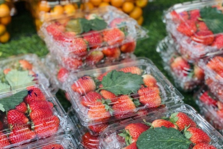 Loại quả trước đây chỉ 'nhà giàu' mới dám ăn giờ bán đầy vỉa hè giá rẻ khó tin