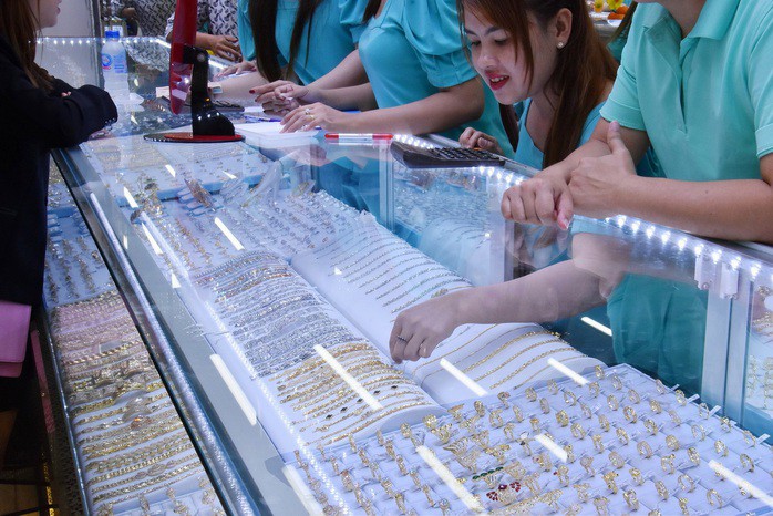 Giá vàng hôm nay tăng vọt