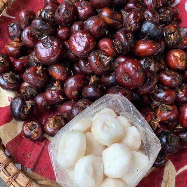 Củ mã thầy có vị ngọt mát, giàu nước, chứa nhiều vitamin và khoáng chất có lợi cho cơ thể. Theo y học cổ truyền, mã thầy có tính mát, giúp thanh nhiệt, giải độc, hỗ trợ gan và cải thiện một số chứng nóng trong, tiêu khát nếu dùng đúng cách.