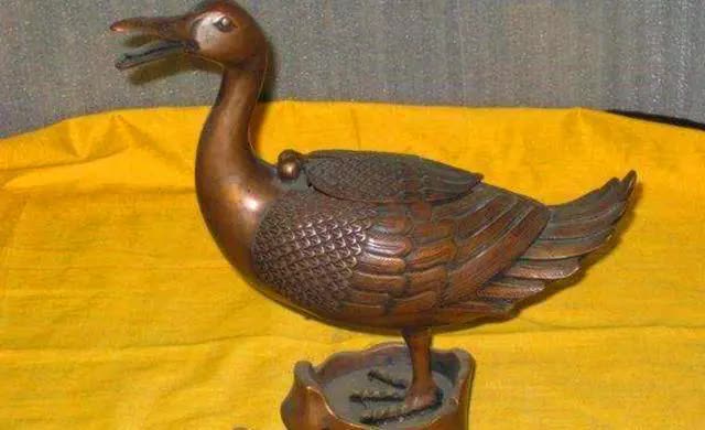 Món đồ được gia đình cô gái mua với giá 1,3 tỷ đồng.