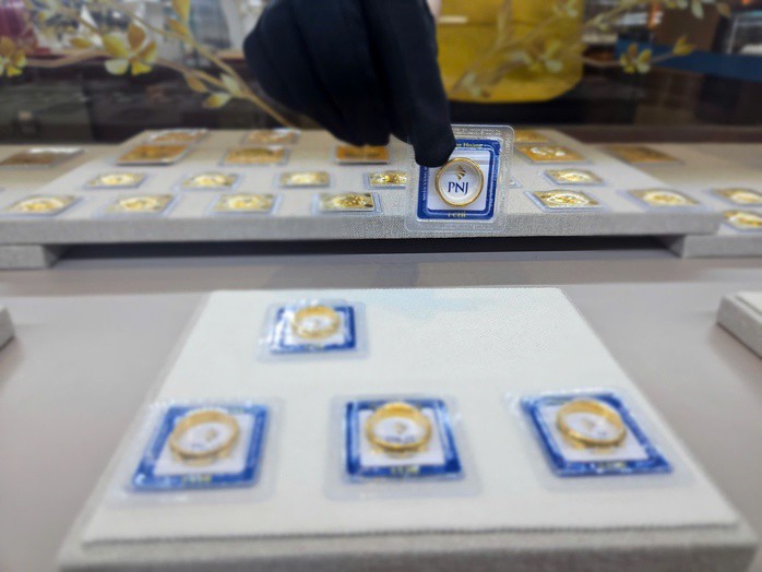 Giá vàng nhẫn trơn đang ở mức đỉnh quanh 168 triệu đồng/lượng