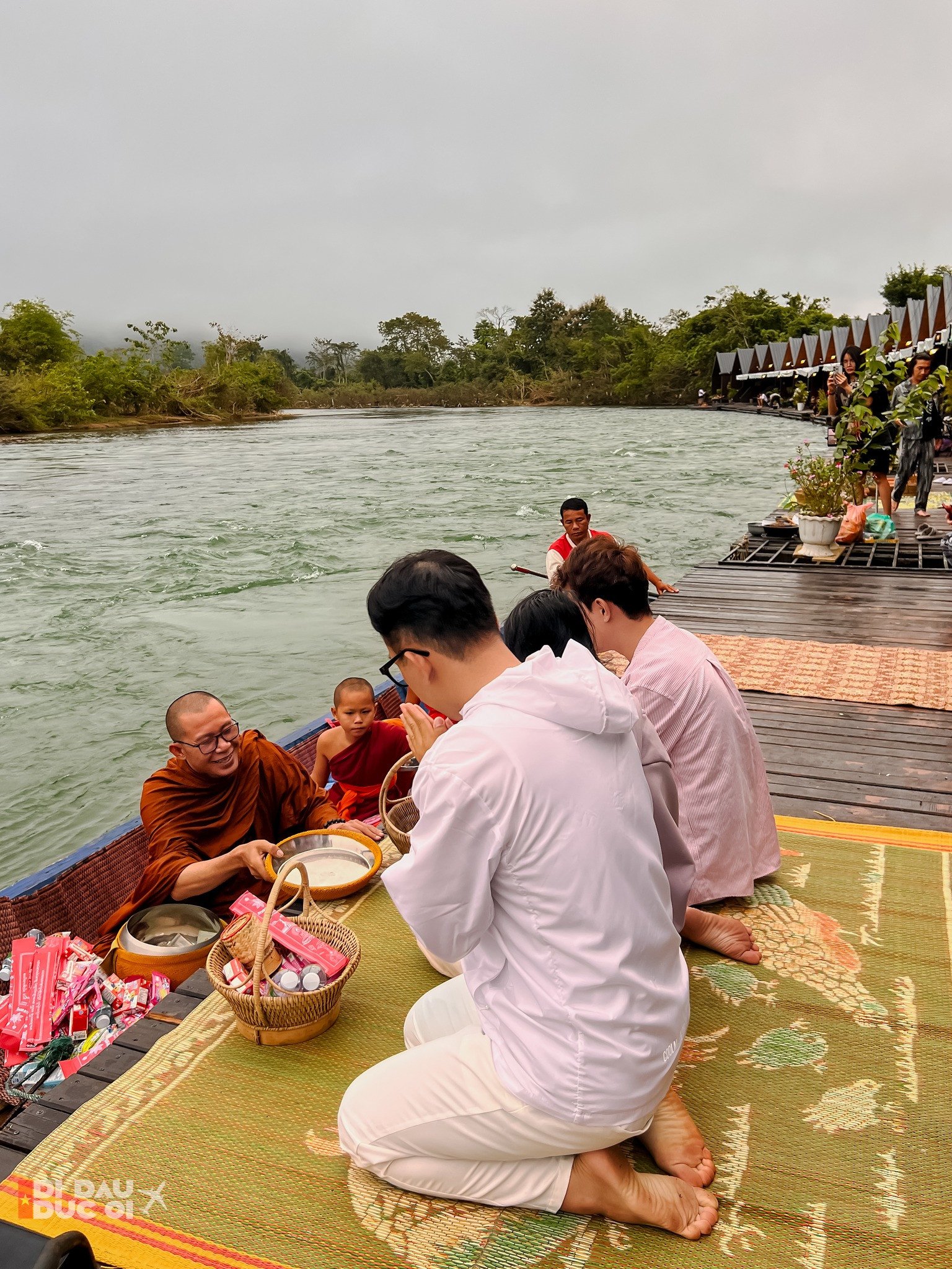 Khách Việt chi 12 triệu du lịch Lào, có loạt trải nghiệm 'xứng đáng từng đồng' - 12