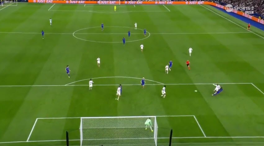 Mbappe gây sốc chạy 70m về sân nhà phòng ngự, fan Real càng nghi "phản thầy" - 3