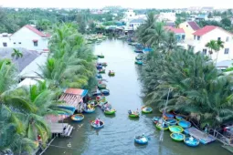 Có gì ở ngôi làng giữa rừng dừa nước được Forbes vinh danh?