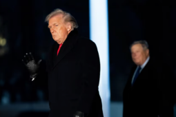 Ông Trump tuyên bố 'không còn đường lùi' với Greenland