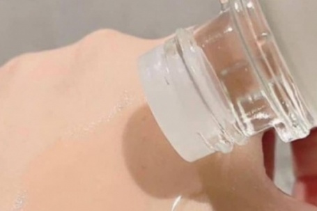 5 công thức nước hoa hồng tự chế đơn giản giúp da sáng mịn, khỏe mạnh tại nhà