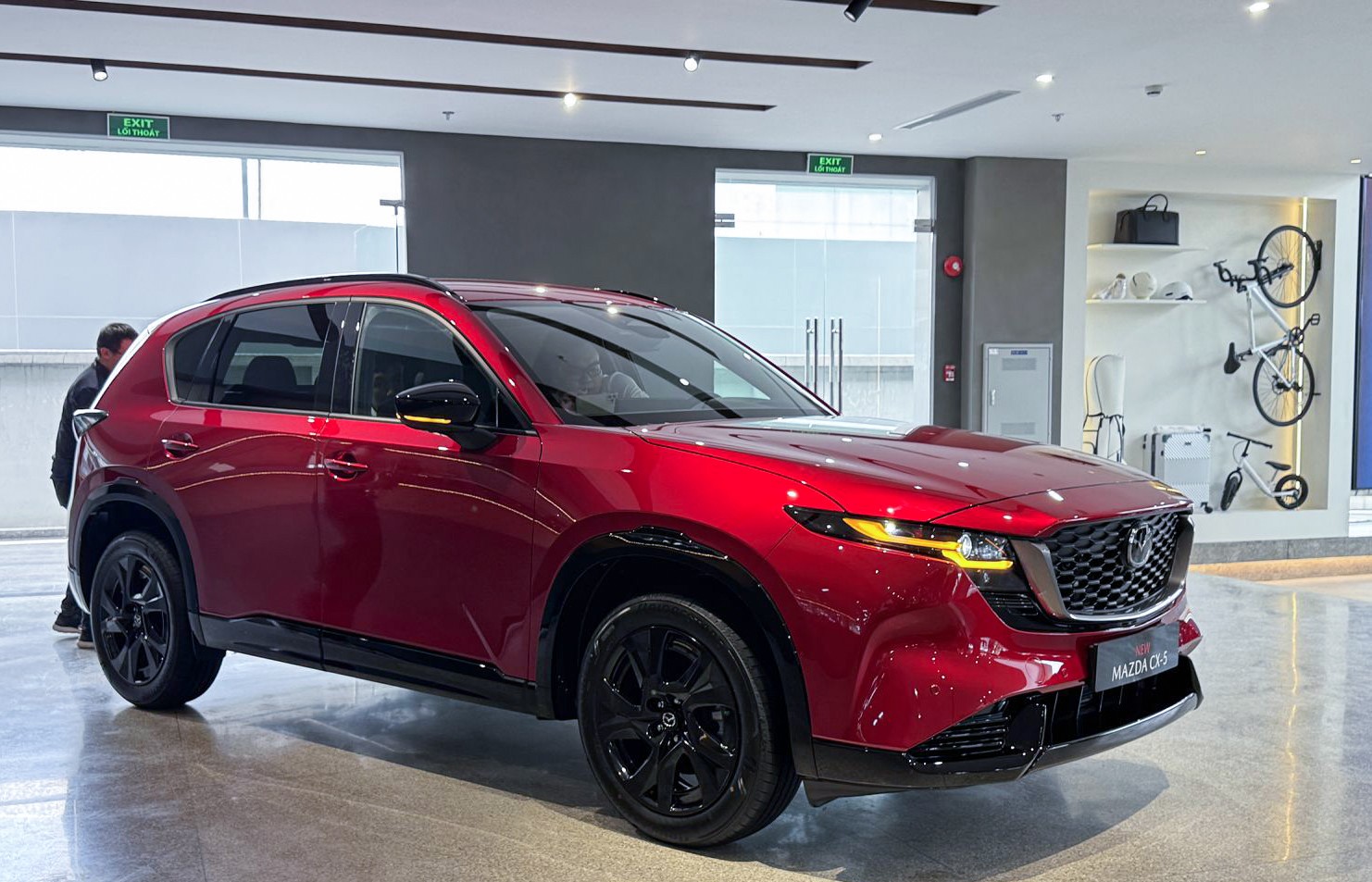 Mazda CX-5 vẫn giữ được lợi thế lớn về giá bán so với các đối thủ cùng phân khúc SUV.