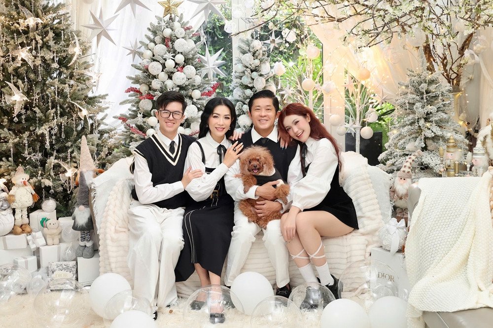 Gia đình nhỏ của Châu Hà Yến Nhi và nhiếp ảnh gia Ngô Anh Khôi.