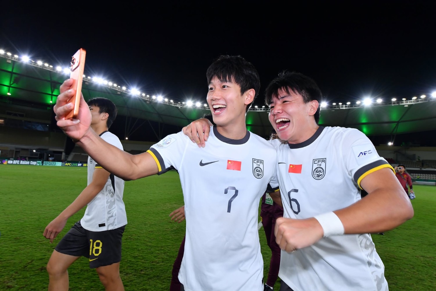 Lần đầu tiên trong lịch sử, bóng đá Trung Quốc ghi danh vào chung kết U23 châu Á. Càng ấn tượng hơn khi họ chưa để thủng lưới bàn nào từ đầu giải (ghi 4 bàn)
