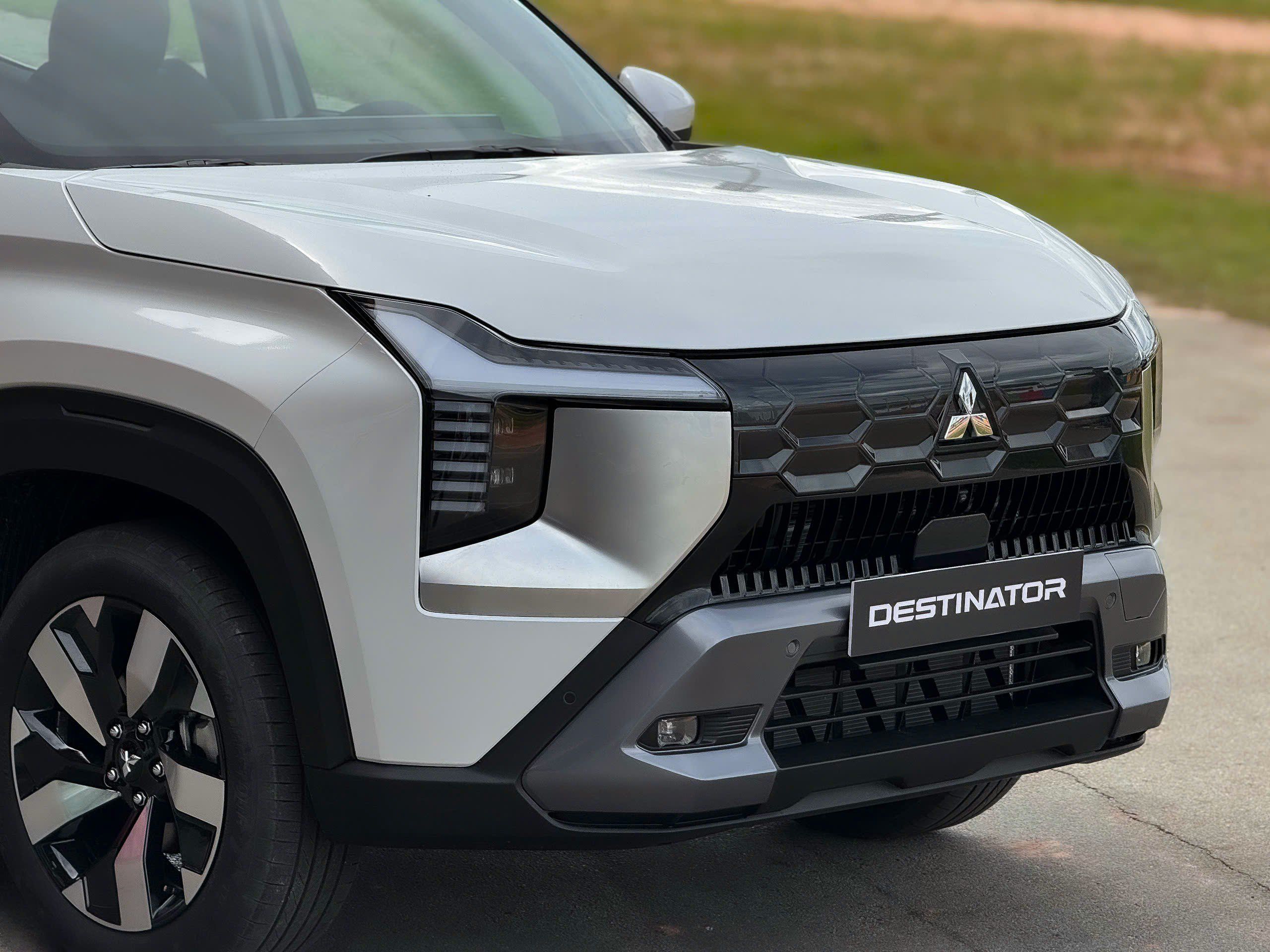 Outlander rơi cảnh trớ trêu: Destinator 12/2025 sẽ là “Xpander+2.0”? - 11