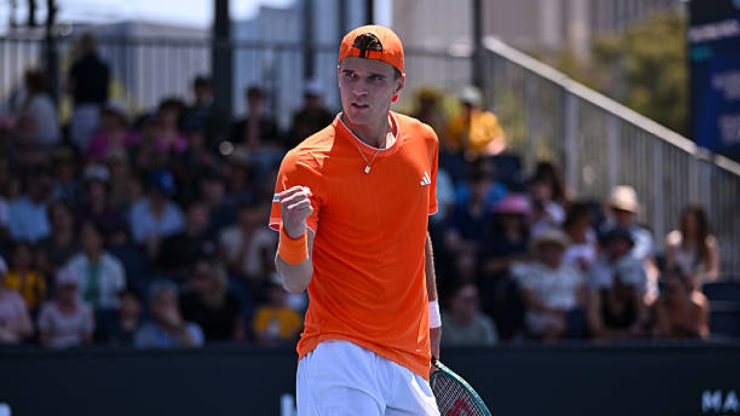 Mensik đã quá quen với những trận kéo dài 5 set ở Grand Slam