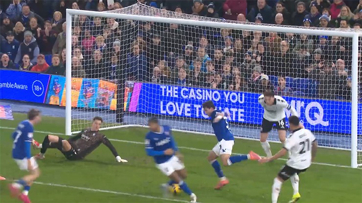 Pha cứu thua khó tin của&nbsp;Radek Vitek