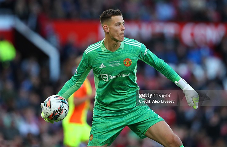 Thủ môn thuộc biên chế Man Utd đang thăng hoa trong màu áo Bristol City