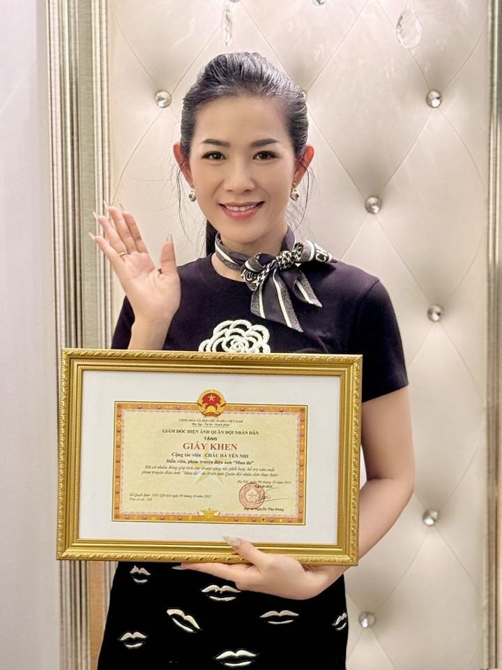 Châu Hà Yến Nhi được nhận giấy khen nhờ vai diễn trong phim "Mưa đỏ".