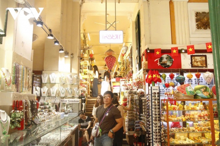 Trải qua hơn 130 năm, Bưu điện vẫn giữ được nét cổ kính với thiết kế ban đầu và trở thành điểm tham quan nổi tiếng của TP.HCM. Đến năm 2014, Bưu điện được tu sửa lớn nhất kể từ sau năm 1975, bao gồm sơn lại toàn bộ tòa nhà và sửa chữa những chỗ hư hỏng.