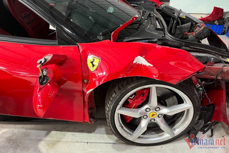 Siêu xe Ferrari 488 từng tai nạn nát đầu của đại gia Hà Nội ‘hồi sinh’ sau 4 năm - 3