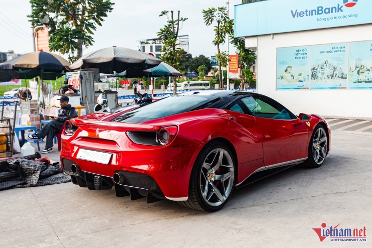 Siêu xe Ferrari 488 từng tai nạn nát đầu của đại gia Hà Nội ‘hồi sinh’ sau 4 năm - 10