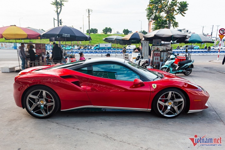 Siêu xe Ferrari 488 từng tai nạn nát đầu của đại gia Hà Nội ‘hồi sinh’ sau 4 năm - 9