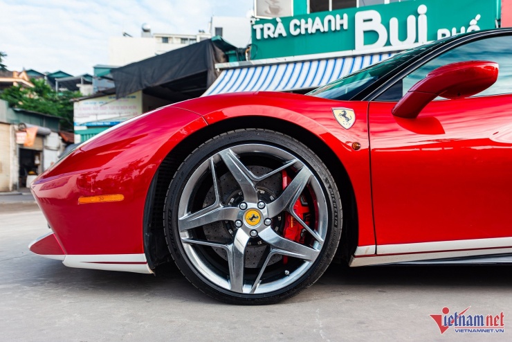 Siêu xe Ferrari 488 từng tai nạn nát đầu của đại gia Hà Nội ‘hồi sinh’ sau 4 năm - 13
