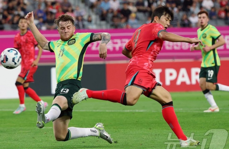 Báo Hàn Quốc gây sức ép lên đội nhà trước trận gặp U23 Việt Nam: Lòng tự trọng của chúng ta đã bị tổn thương - 1