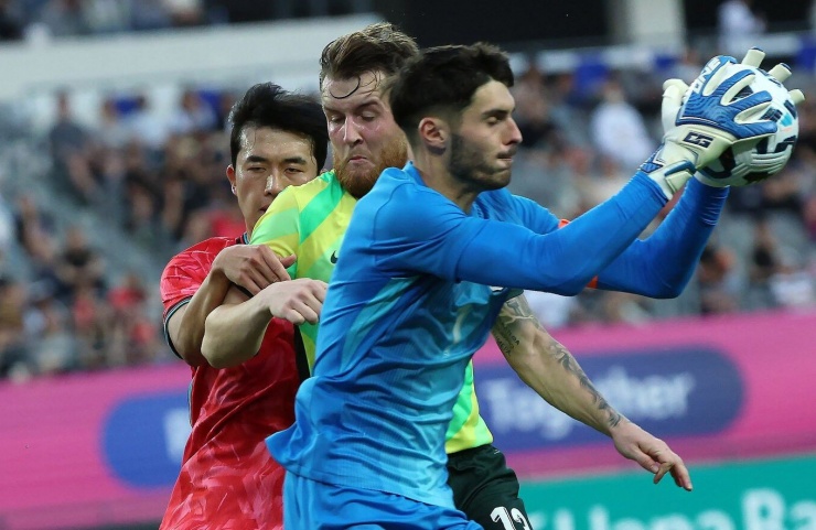 Báo Hàn Quốc gây sức ép lên đội nhà trước trận gặp U23 Việt Nam: Lòng tự trọng của chúng ta đã bị tổn thương - 2