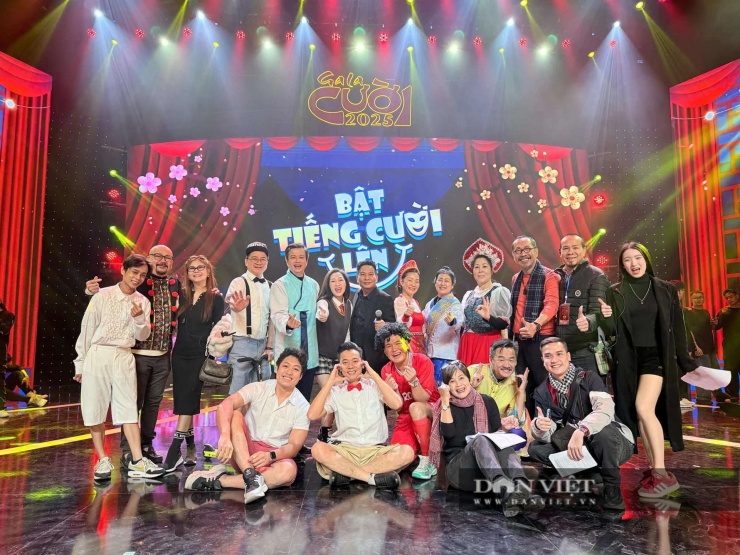 Ê-kíp và nghệ sĩ tham gia Gala Cười 2025. Ảnh: TK