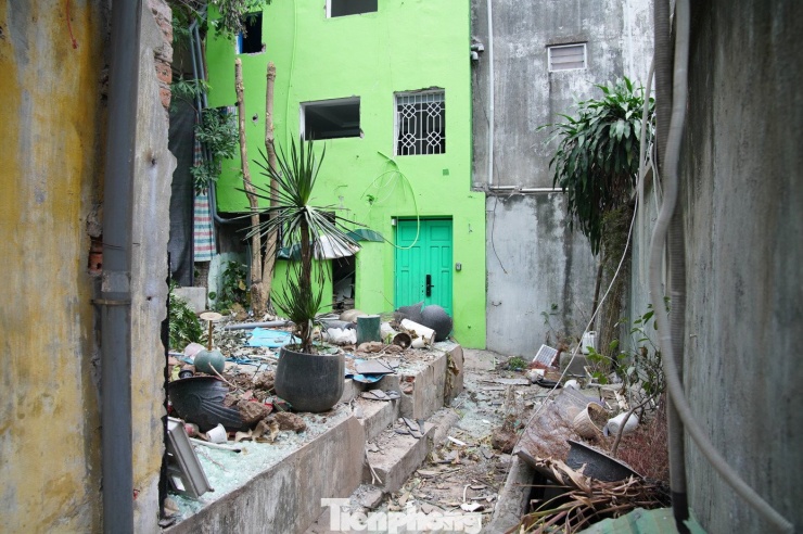 Phía bên trong, toàn bộ đồ đạc, tài sản đã được di chuyển để chuẩn bị phá dỡ