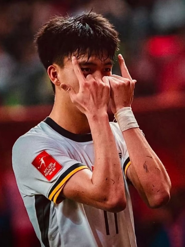 Ngôi sao Vương Ngọc Đống của U23 Trung Quốc và câu chuyện 'bán nhà cho con theo bóng đá' - 3
