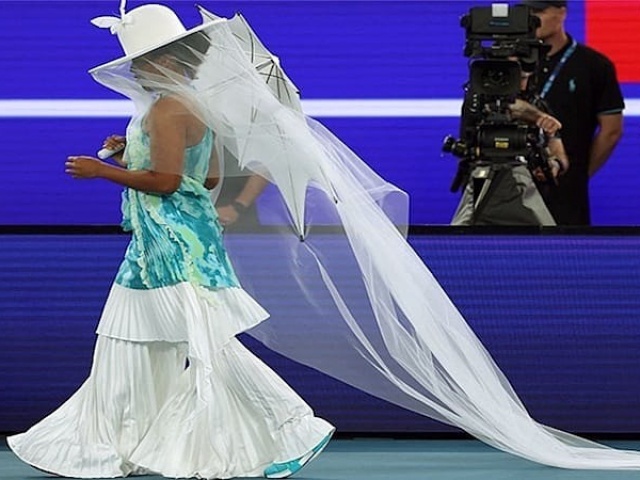Naomi Osaka mặc đồ độc lạ ở Australia Mở rộng 2026
