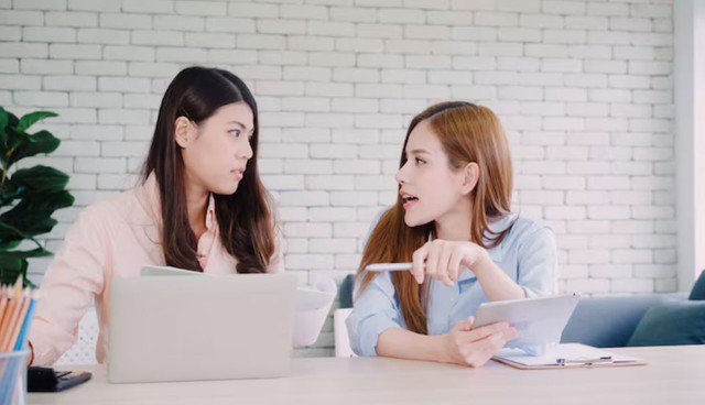 Người ăn nói hàm hồ thường tạo ác cảm mà không hay biết. Cuộc đời vốn vô thường, mọi việc đều có thể đổi thay. Ảnh minh họa