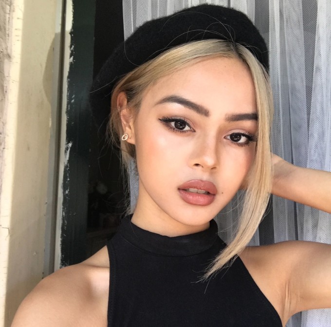 Hot girl môi tều Lily Maymac nổi tiếng 10 năm trước giờ ra sao? - 1