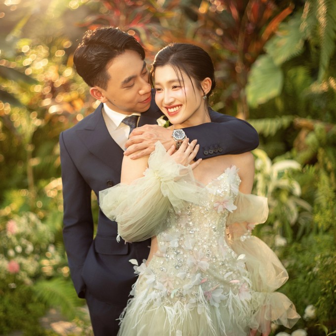 Tấm hình cưới mới công bố của vợ chồng Phương Nhi - Minh Hoàng. Ảnh: Louis Wu