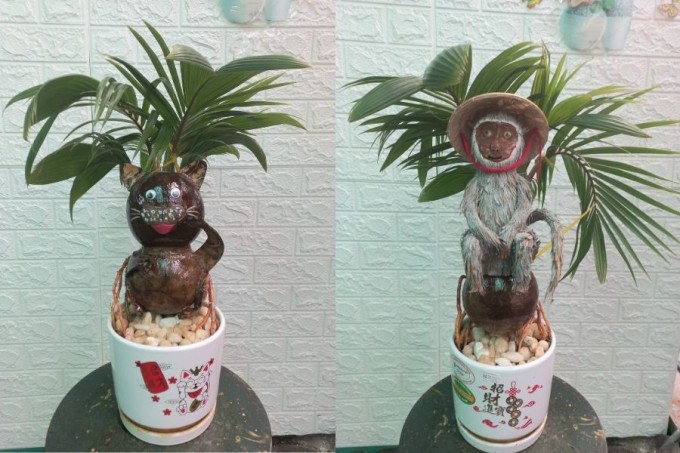 Ngoài ngựa, anh còn tạo hình đủ 12 con giáp, trong ảnh là mèo và khỉ. Ảnh: NVCC.