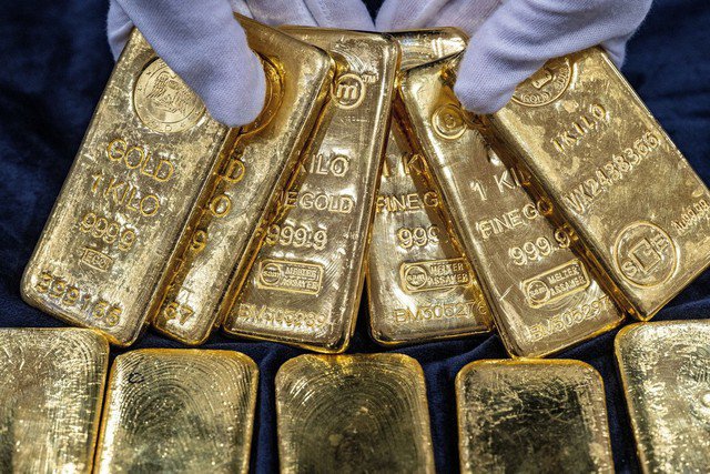 Giá vàng liên tiếp lập đỉnh mới.