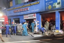 Hiện trường cháy cửa hàng điện máy khiến người mẹ trẻ và con nhỏ tử vong thương tâm