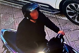 Cụ bà ở Hà Nội bị kẻ lừa đảo hack điện thoại, đến tận nhà lấy tiền mặt