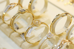 Giá vàng hôm nay 22/1: Tiếp tục lập kỷ lục mới